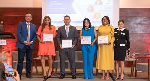 Reconocen a los 75 Lderes Ms Inspiradores de Repblica Dominicana