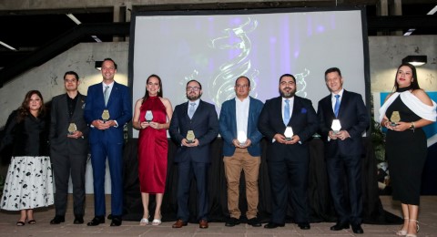 Awards of Happiness e INCAE premian a los Lderes Visionarios de Centroamrica